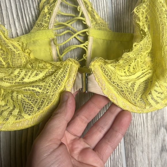 Victorias Secret 36C unlined demi bra Front Closure Racerback Yellow - Picture 2 of 4